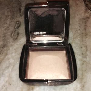 Hourglass Lightning Powder